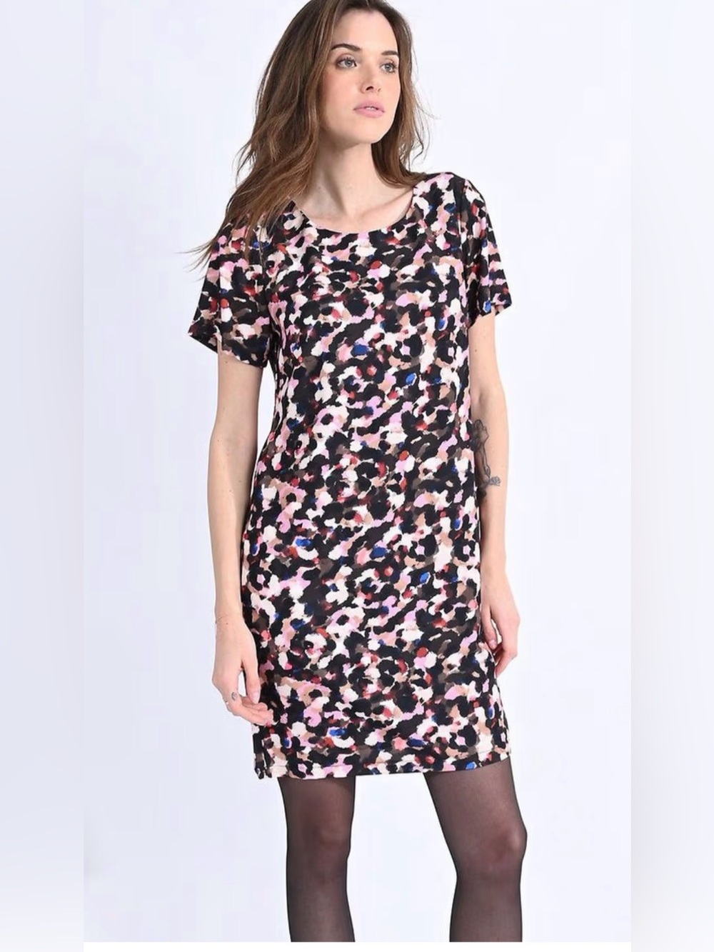 Molly Bracken. Printed Short Sleeve Shift. Size Medium.